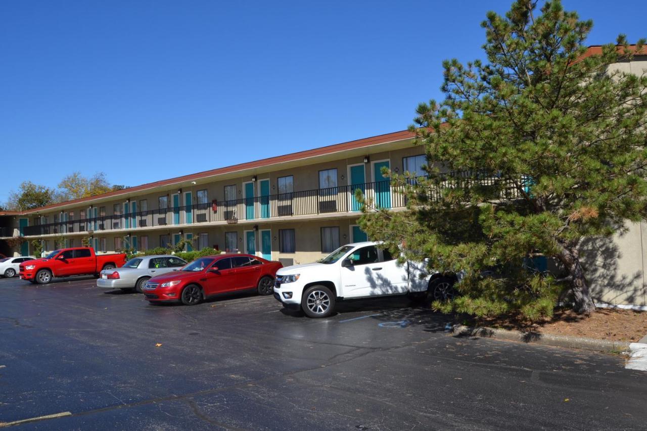 Cascades Motel