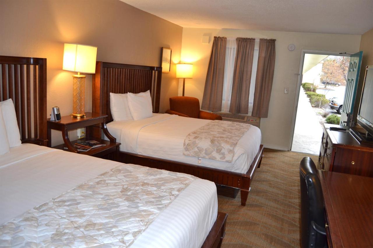 Cascades Motel 2*
